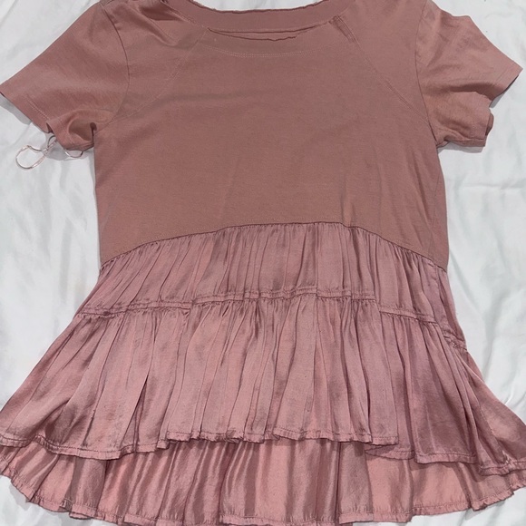 Women's Blush Peplum Top - Picture 3 of 4